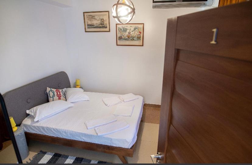 Vila Jean Bart Hotel Mangalia Buitenkant foto